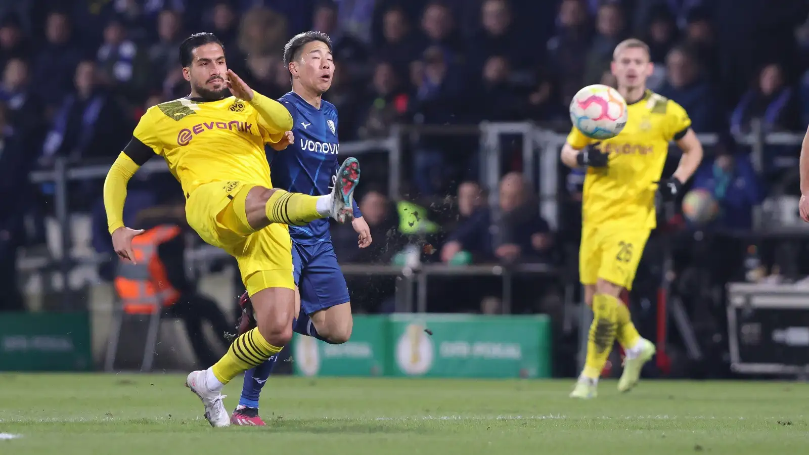 Emre Can shoots during the Bundesliga game between Bochum and Borussia Dortmund at Ruhrstadion, Bochum, February 2023.