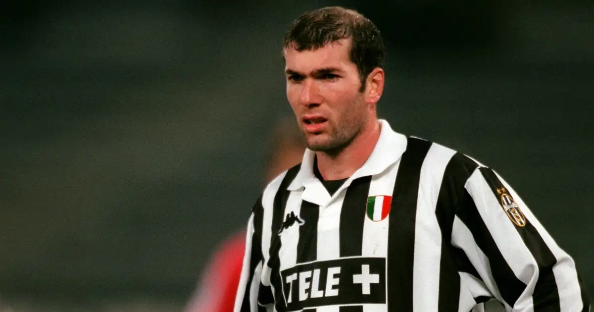 10 of the best playmakers of the 90s: Zizou, Laudrup, Baggio, Bergkamp…